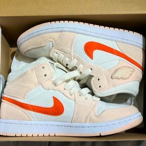 Womens Air Jordan 1 Mid